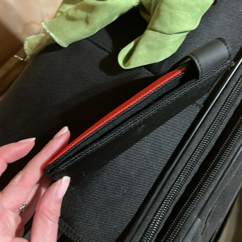 Game stop game holder